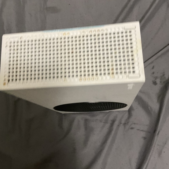 White Gaming Console - Picture 4 of 5